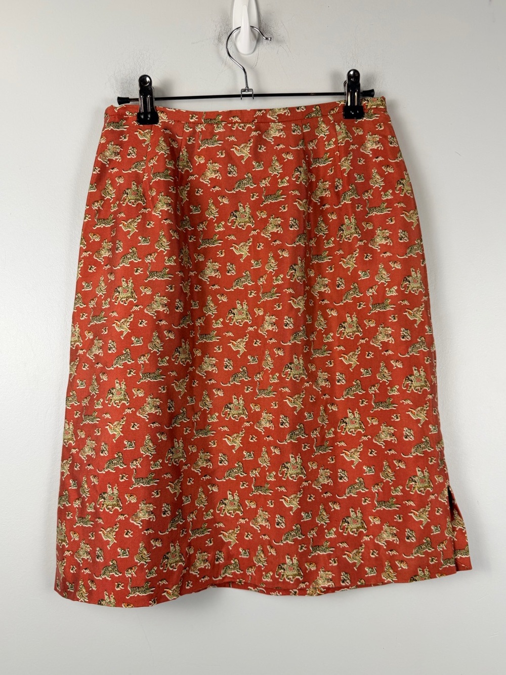 Vintage Harold’s 90s Asian motif elephants lions red silk blend skirt size 2